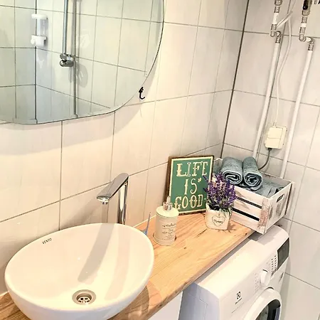 Hubane Kuelaliskorter Paernus Apartman *